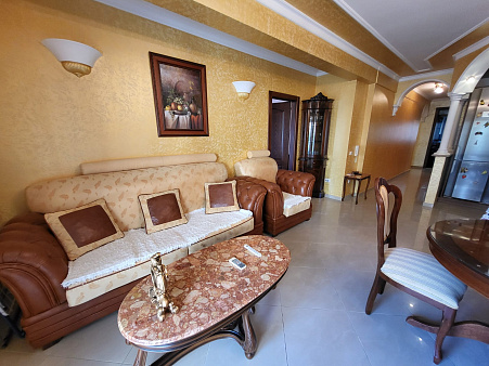 Drei-Zimmer-Wohnung in Rafailovici